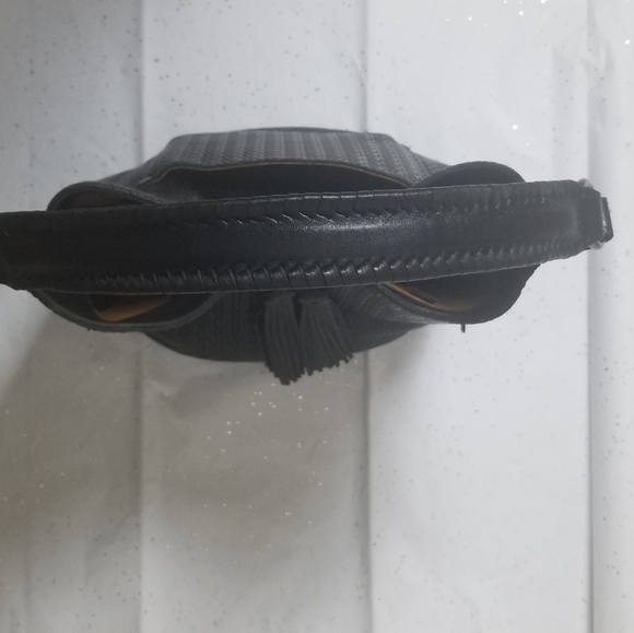 Patricia Nash black leather embossed bucket bag - Picture 6 of 9